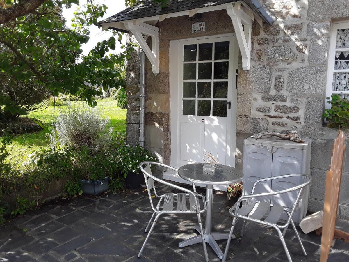 Ker Jerome - Traditional Stone Breton Cottage Near To Dinan Trelivan Bagian luar foto