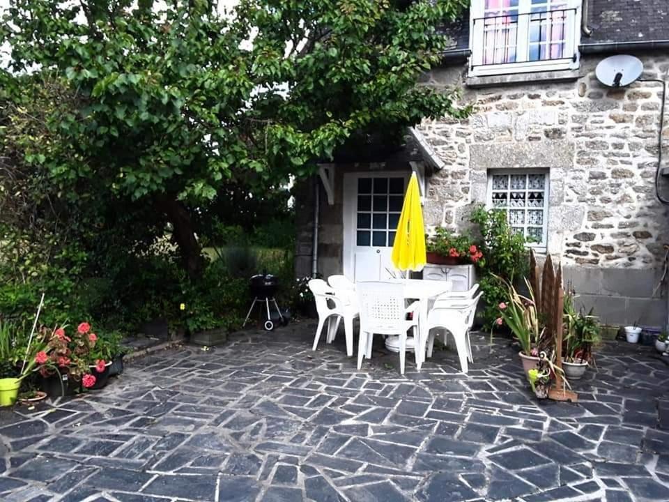 Ker Jerome - Traditional Stone Breton Cottage Near To Dinan Trelivan Bagian luar foto